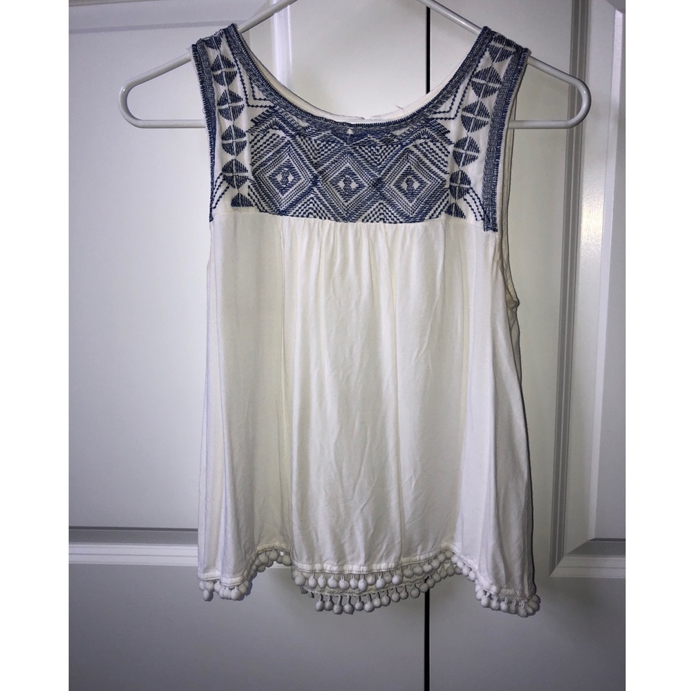 sleeveless shirt